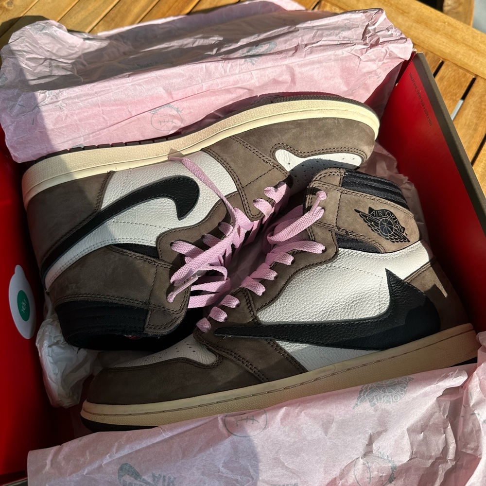 Nike Air Jordan 1 mocha
